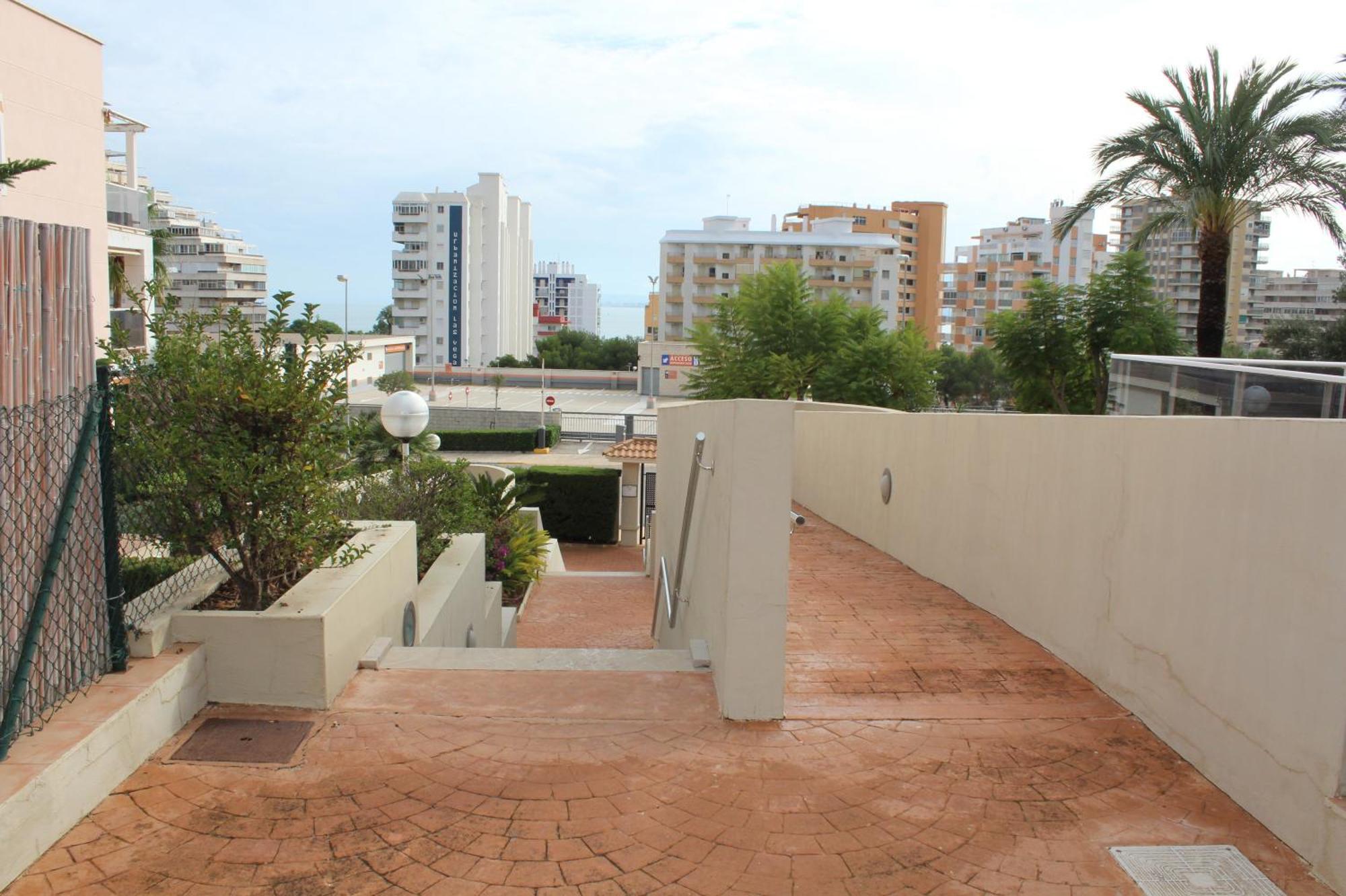 Apto En Con Terraza, Piscina, Parking Y Wifi Gratis Apartamento *