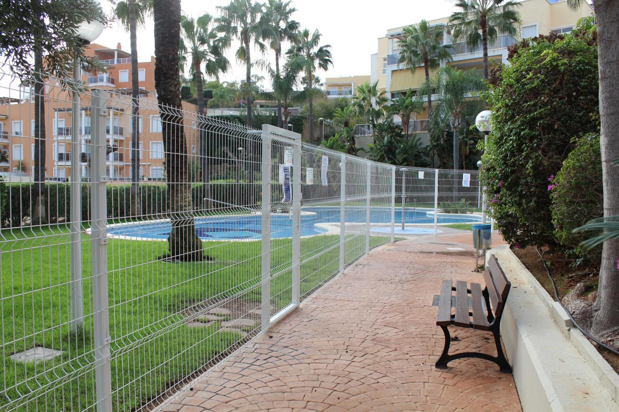 Apto En Con Terraza, Piscina, Parking Y Wifi Gratis *