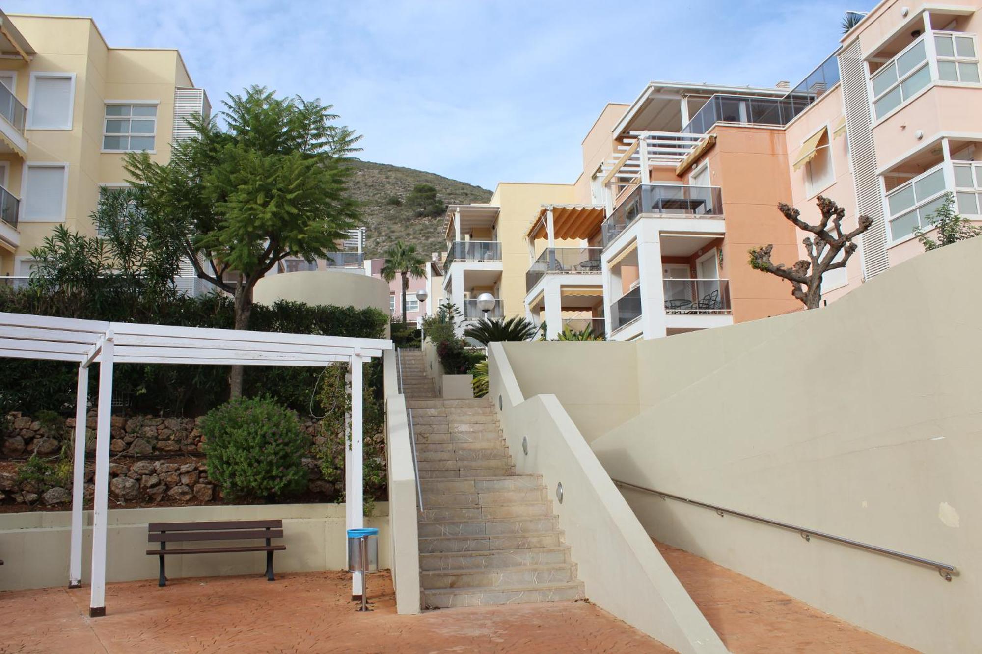Apto En Con Terraza, Piscina, Parking Y Wifi Gratis *